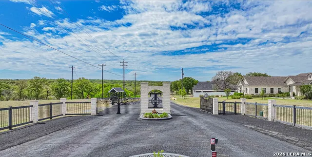 100 Timber Heights La Vernia, TX 78121